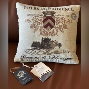 NWT Fine Tapestry Pillow Loom Woven British Made. World Traveler Unique Finds